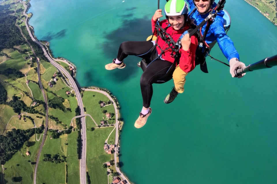 Ein Geschenk, das abhebt – Thermikflug mit Yvonne über den Zugersee
