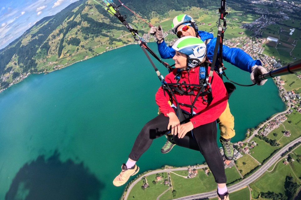 Ein Geschenk, das abhebt – Thermikflug mit Yvonne über den Zugersee