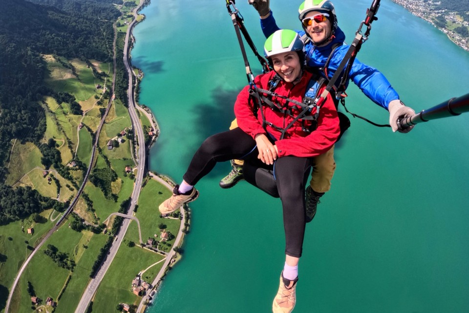 Ein Geschenk, das abhebt – Thermikflug mit Yvonne über den Zugersee
