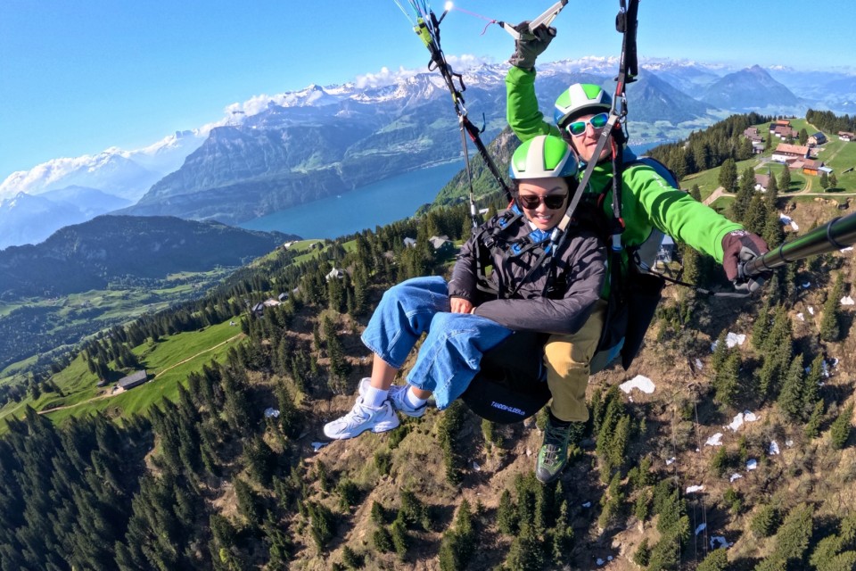 Frische Bise, warmes Lachen – Frühlingsflug ab Rigi Scheidegg mit Lee