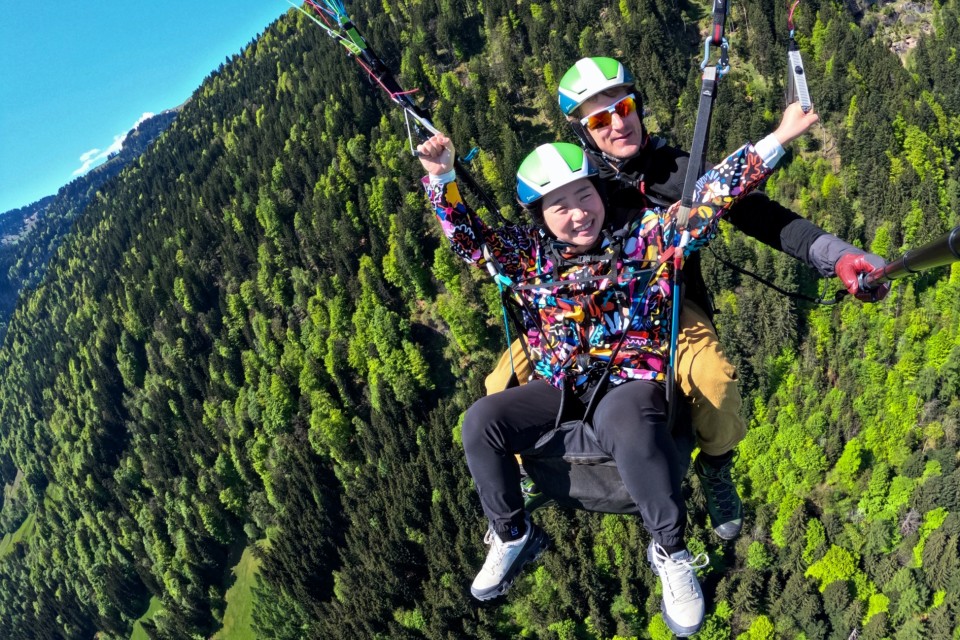 Panoramic Flight with Chloe from Rigi Kulm – Sea of Flowers, Spring Meadows & Clear Views