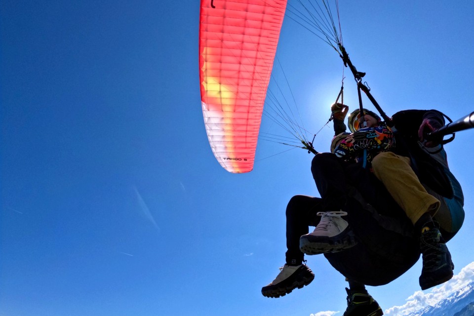 Panoramic Flight with Chloe from Rigi Kulm – Sea of Flowers, Spring Meadows & Clear Views