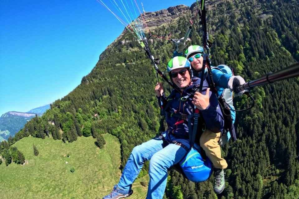 Schon die zweite Runde – von der Rigi über den Zugersee: Mit Bas & Mariska zurück in der Luft