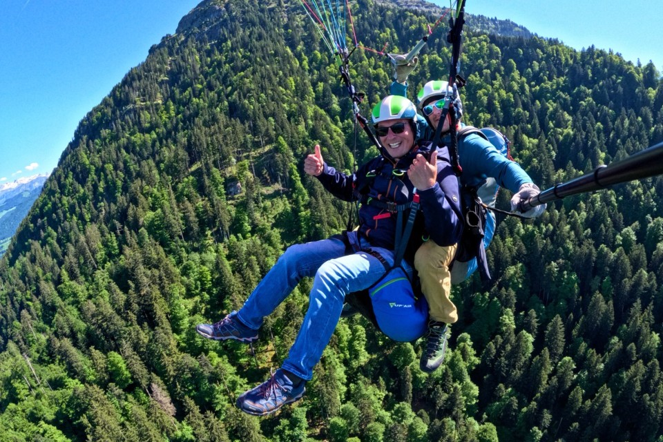 Schon die zweite Runde – von der Rigi über den Zugersee: Mit Bas & Mariska zurück in der Luft