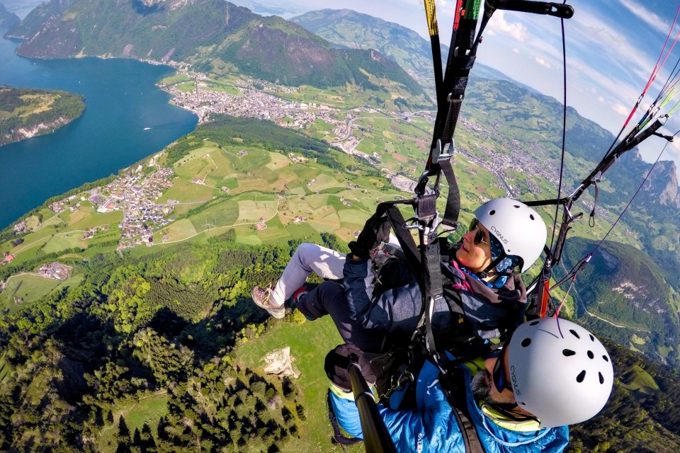 Tandemflug vom Fronalpstock – über den Urnersee bis nach Brunnen