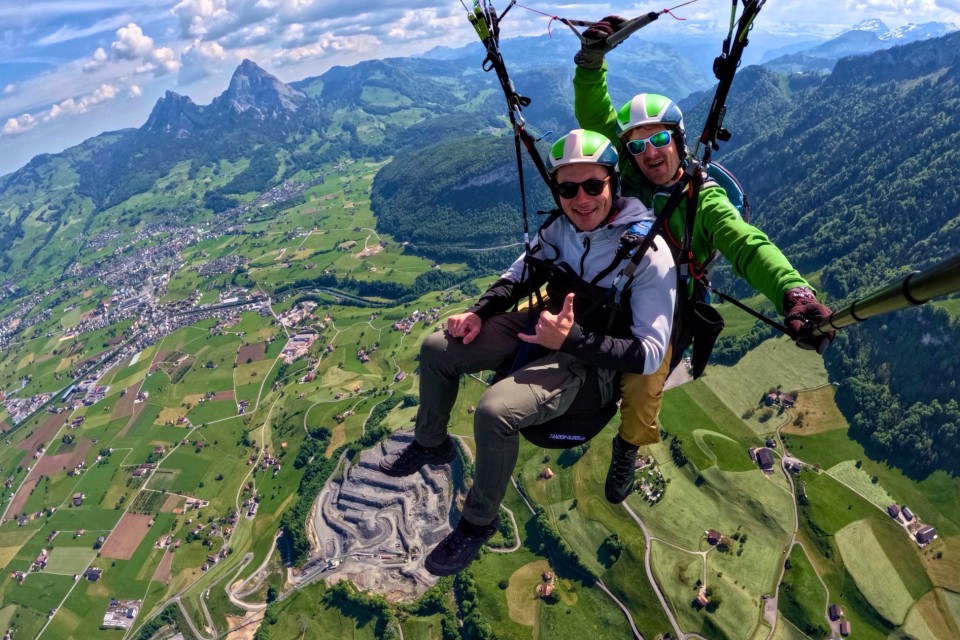 Tandemflug vom Fronalpstock – über den Urnersee bis nach Brunnen