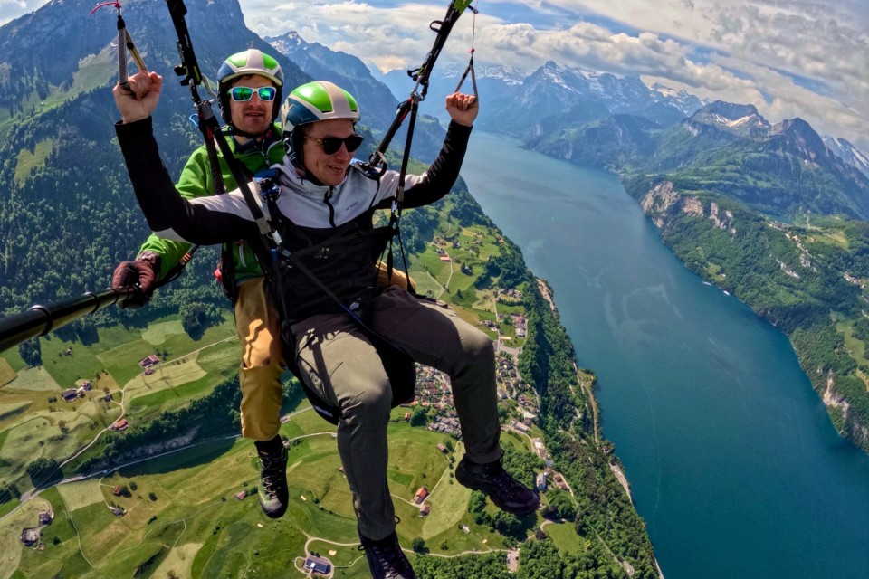 Tandemflug vom Fronalpstock – über den Urnersee bis nach Brunnen