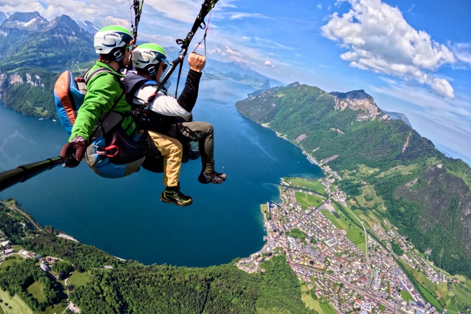 Tandemflug vom Fronalpstock – über den Urnersee bis nach Brunnen